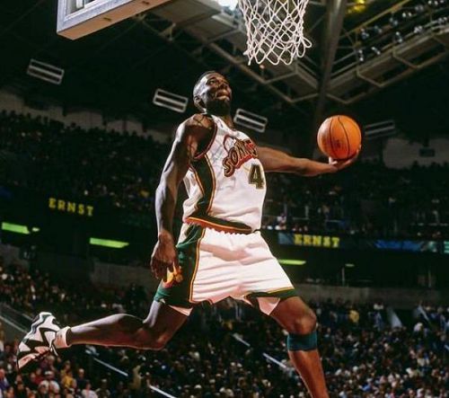  2009年NBA选秀回顾：状元格里芬与探花哈登的辉煌与蜕变  